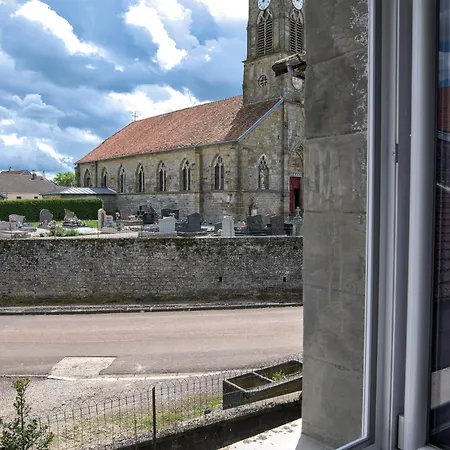 Apartment Le Du Centre, Parking Avec Recharge Pour Vehicule Electrique Avrecourt