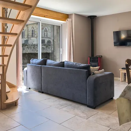 Le Du Centre, Parking Avec Recharge Pour Vehicule Electrique