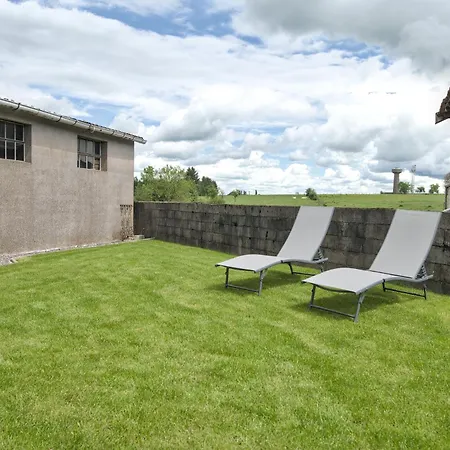 Le Du Centre, Parking Avec Recharge Pour Vehicule Electrique *