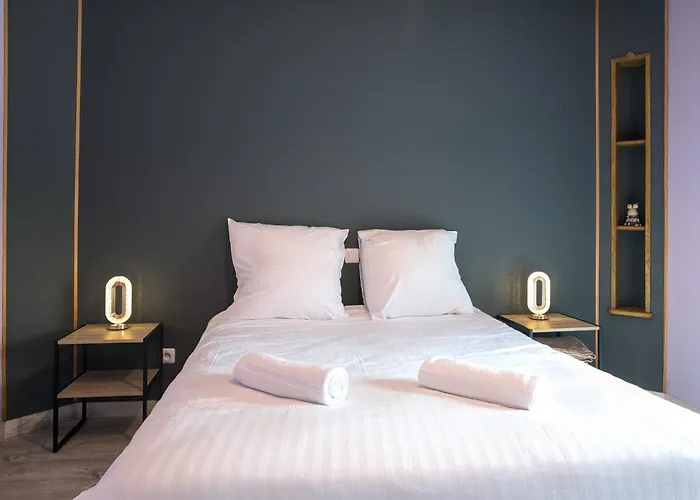 Le Du Centre, Parking Avec Recharge Pour Vehicule Electrique 公寓 Avrecourt