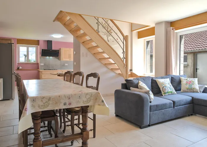 Le Du Centre, Parking Avec Recharge Pour Vehicule Electrique